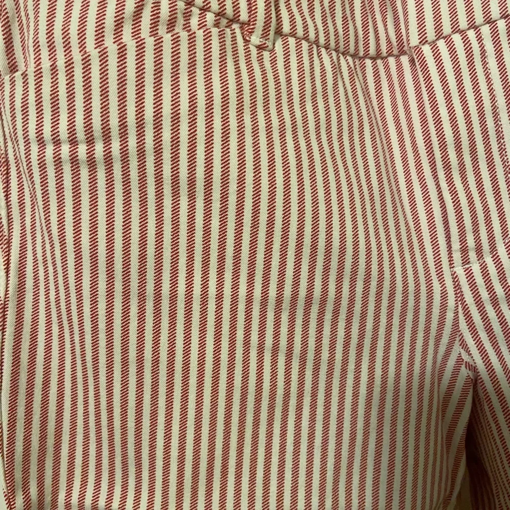 Old navy pixie pants - Picture 1 of 3